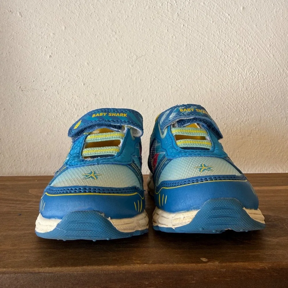 Baby Shark Toddler Sneakers Size 6 Blue Hook & Loop Nickelodeon Pinkfong